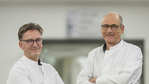 (v.l.) Prof. Oliver Bruder und Prof. Peter Markus