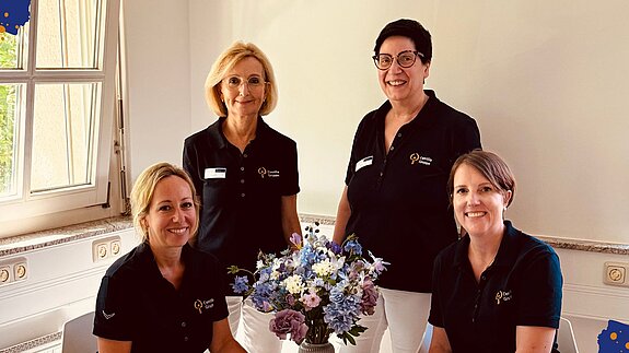 Dr. Isabell Bohnenkamp und Dr. Daniela Hennerkes mit ihrem Team im ZAGO Essen