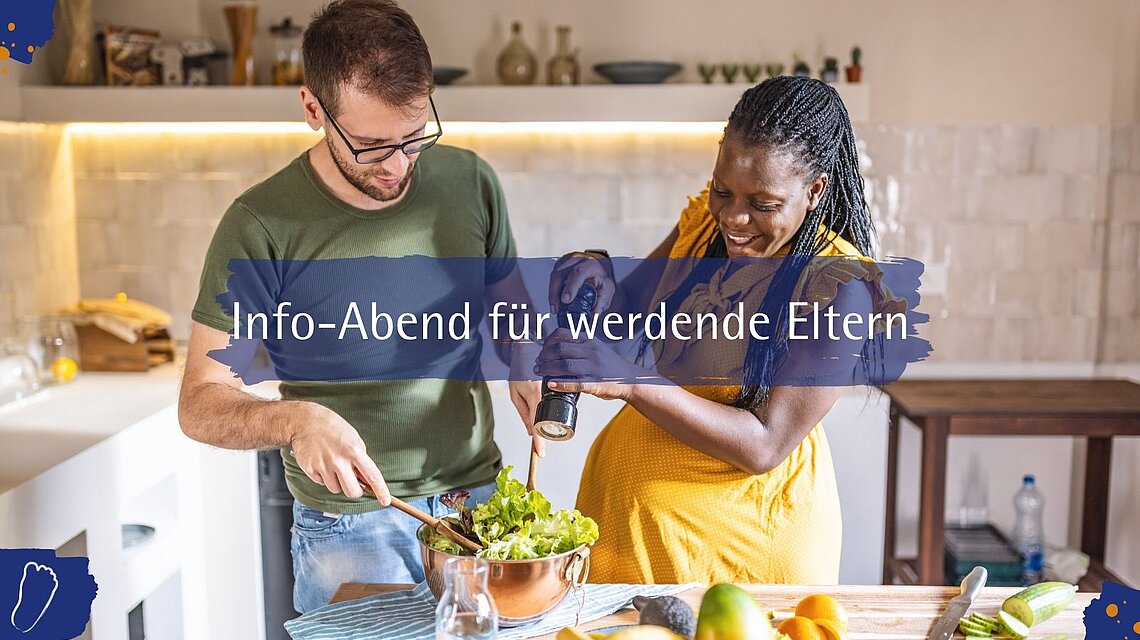 Werdende Eltern informieren sich über die Geburt im Elli
