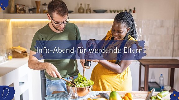 Werdende Eltern informieren sich über die Geburt im Elli