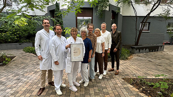 Gruppenbild nach erfolgreicher Rezertifizierung des Diabeteszentrums 