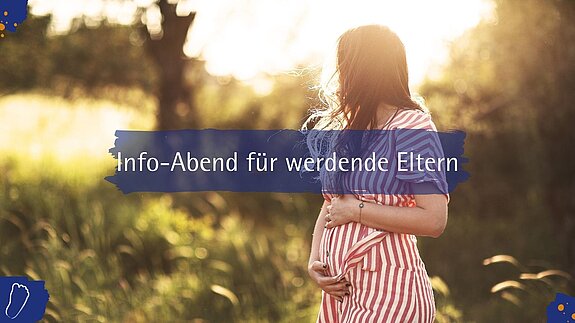 Werdende Eltern informieren sich über die Geburt im Elli