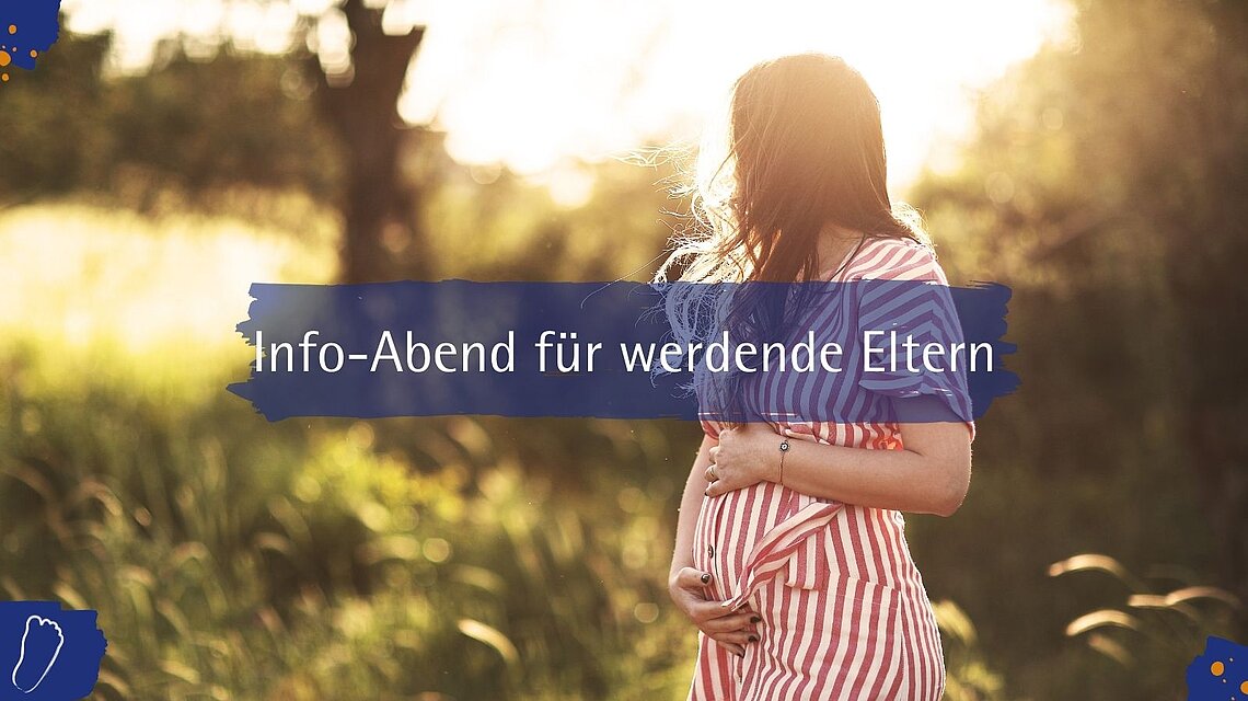 Werdende Eltern informieren sich über die Geburt im Elli