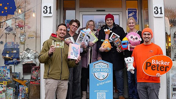Be Strong For Kids und lokale Partner sammeln 1.000 Geschenke